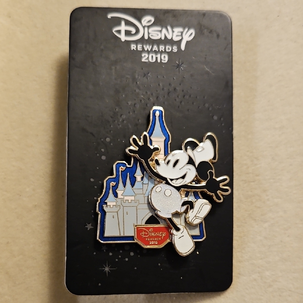 Disney Rewards 2019 Pin with Steamboat Mickey and Castle